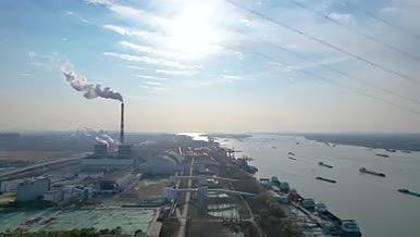 4k航拍南京化工厂工业发展视频的预览图